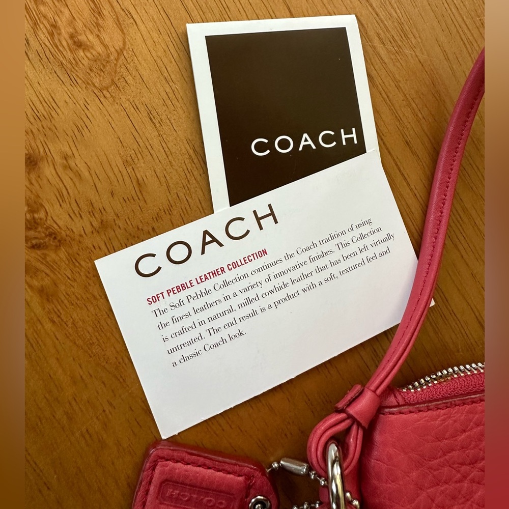 Vintage Y2K Coach Soft Pebble Leather Electric Red Wristlet - Picture 2 of 5